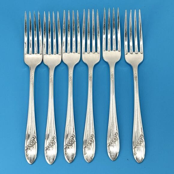 Oneida Community QUEEN BESS II Tudor Silver Plate 1946 Flatware 6-Dinner Forks - Picture 4 of 9